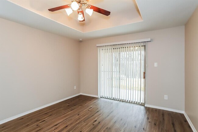 Building Photo - 9614 Brandon Rock Lane
