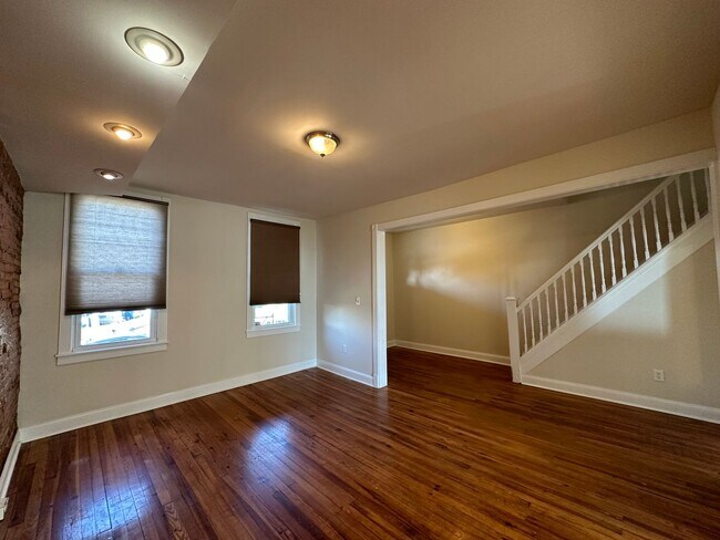 Foto del edificio - Bright and Airy 4Bedroom Townhome in Waverly