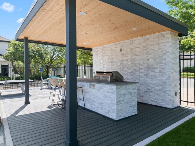 Foto del edificio - The Louis Townhomes