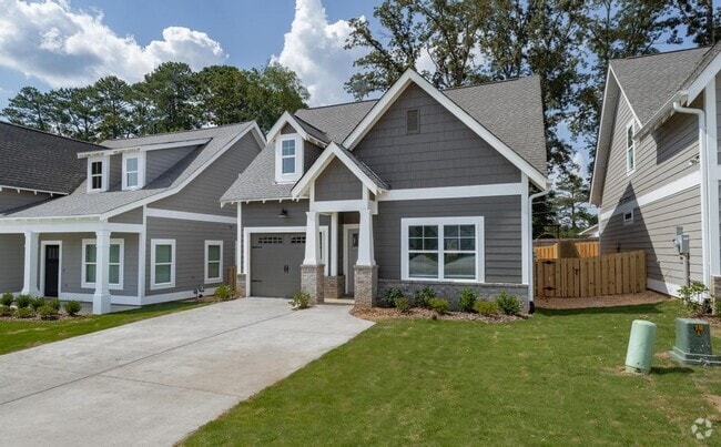Building Photo - 140 Patton Way