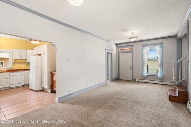 Building Photo - Charming Single Family Home in Rifle for Rent