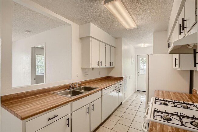 Foto del edificio - 905 Chisholm Cove