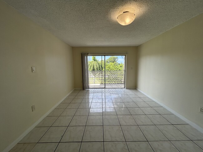Building Photo - 3600 NW 21st St