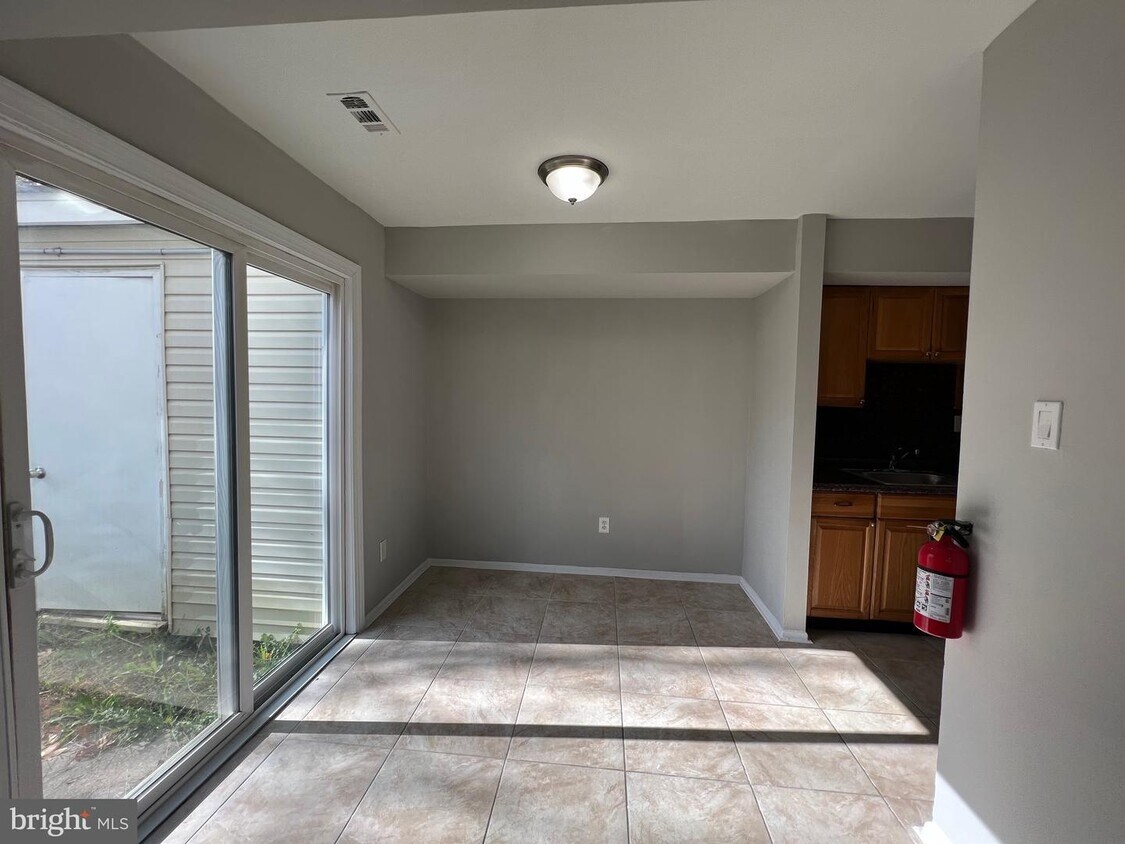 22 Locust Ct, Winslow Township, NJ 08081 Townhome Rentals in Winslow