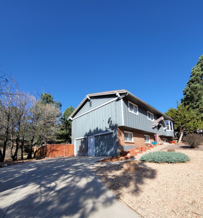 Foto del edificio - 7010 Buckhorn Cir