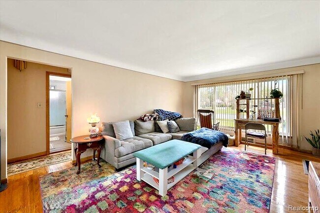 Foto del edificio - 2180 Vernier Rd