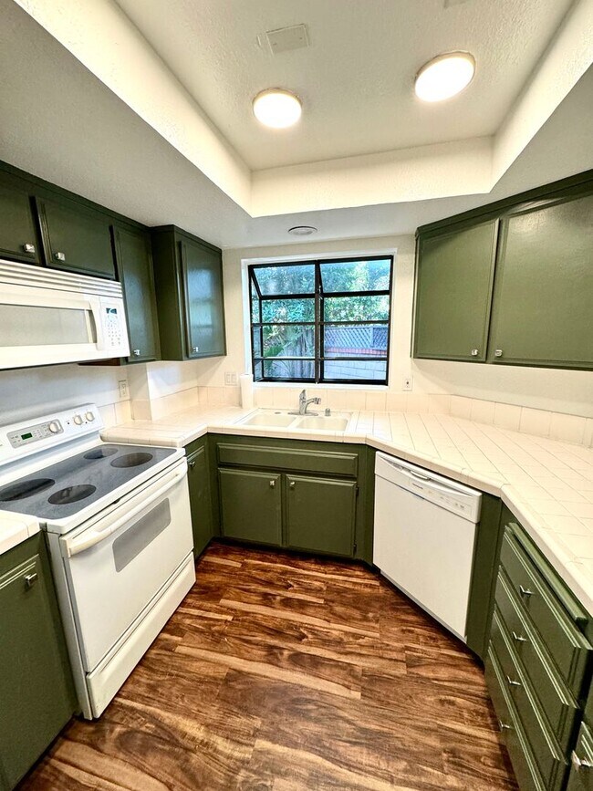 Foto del edificio - Charming 2-Bedroom Villa in the Heart of C...
