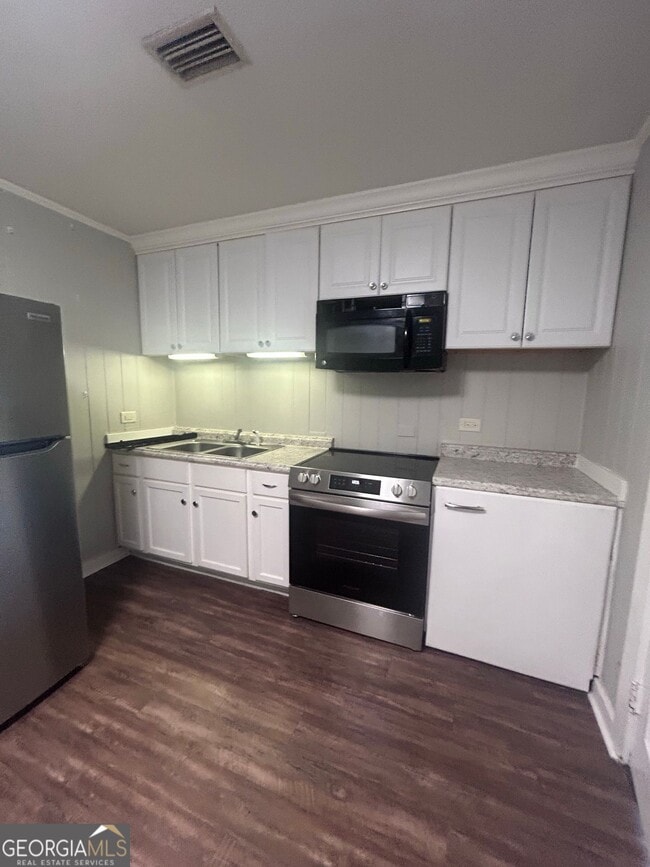 Building Photo - 102 Kives Ln