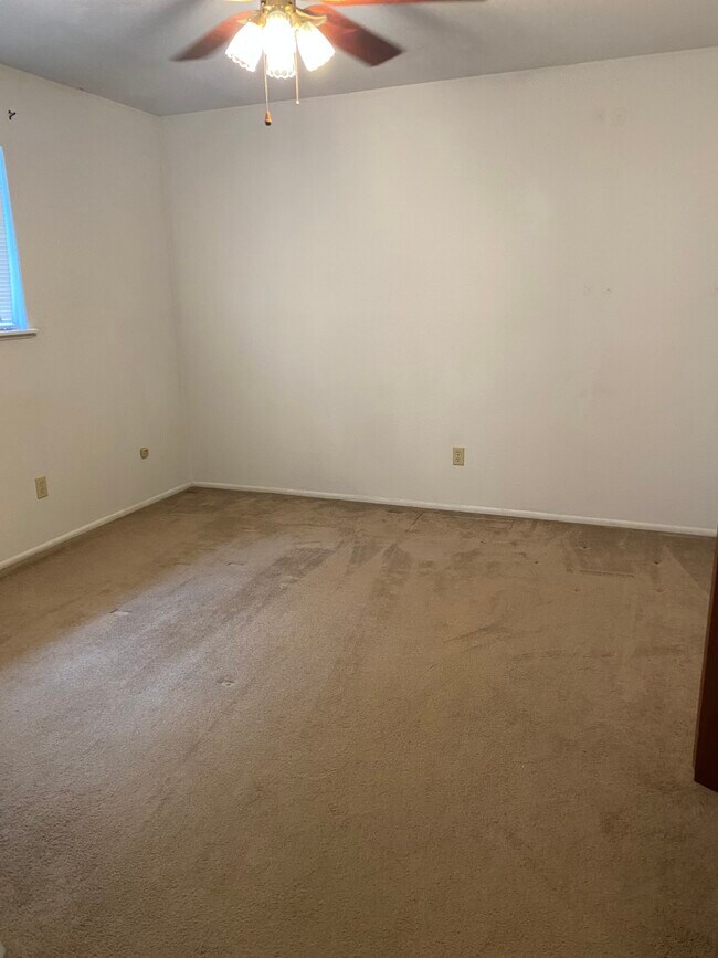 Foto del edificio - 2106 Eastwind St