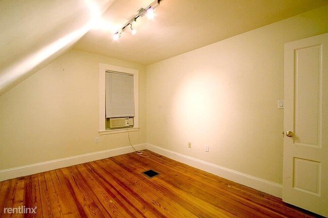 Building Photo - 4 br, 2 bath  - 2 Porter Park