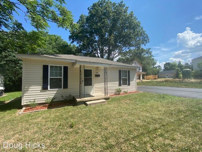 Foto del edificio - 2 br, 2 bath House - 102 Rice St