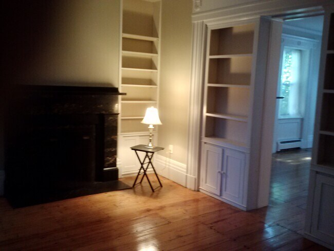 Foto del edificio - 239 S Main St