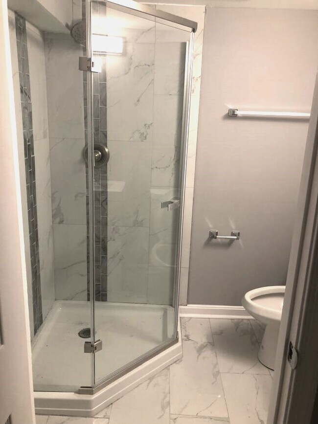 Foto del edificio - 3445 Juneway-7 Available $600