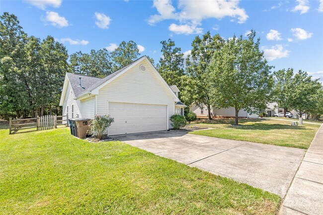 Building Photo - 2215 Genesis Dr