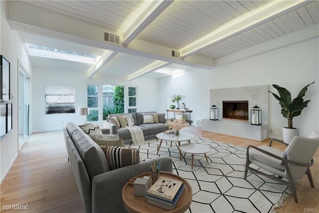 Foto del edificio - 3 br, 2 bath House - 4121 Inglewood Blvd