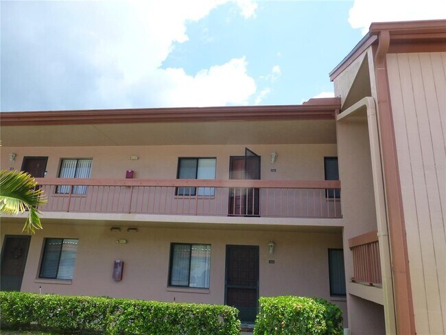 Foto del edificio - 114 Lakeside Dr