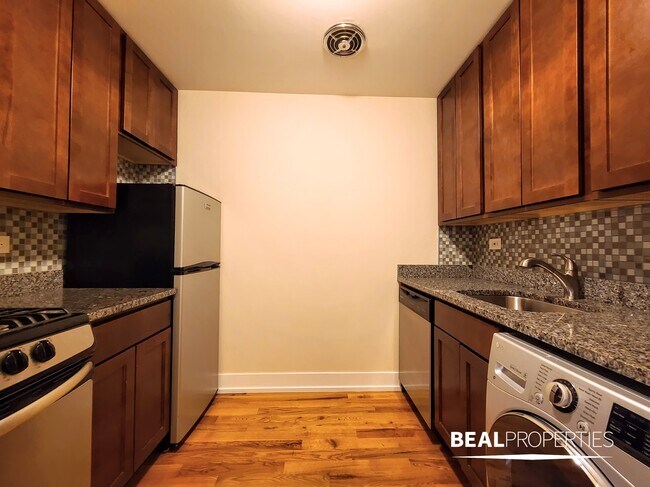 Foto del edificio - 555 W Arlington Pl