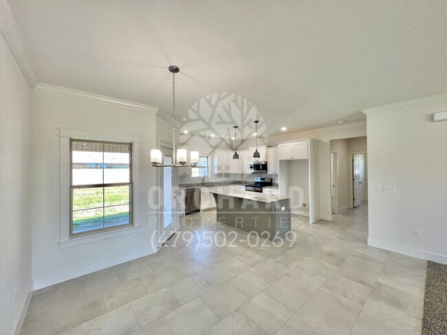 Building Photo - Siloam Springs- Single-Family Home- Open-C...