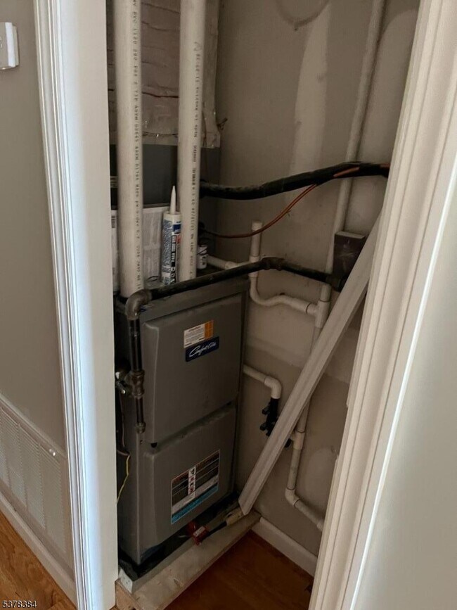 Foto del edificio - 433 Rosehill Pl