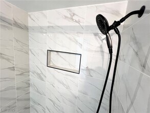 Building Photo - 5161 River Glen Dr