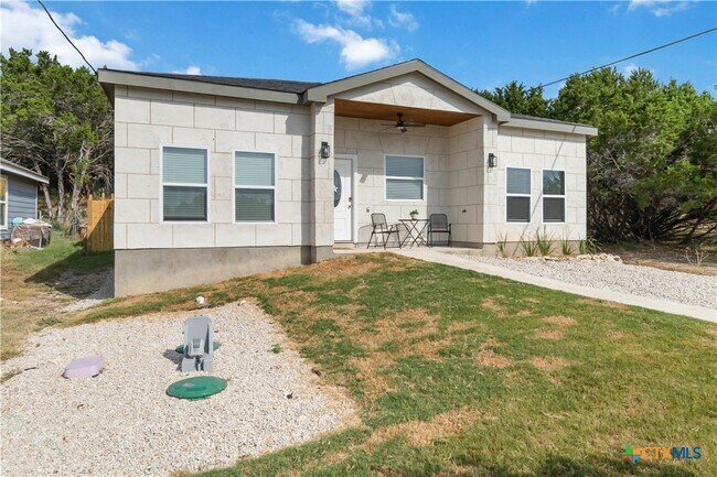 Foto del edificio - 567 Hummingbird Hill