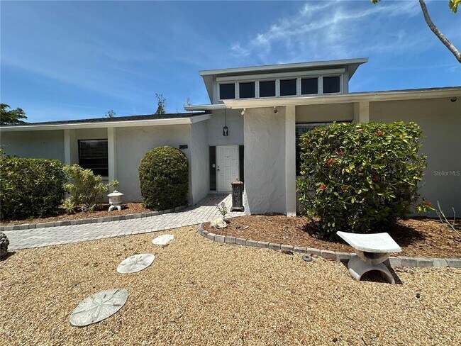 Building Photo - 733 Tropical Cir
