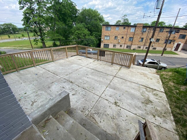 Foto del edificio - 3619 Newton Ave