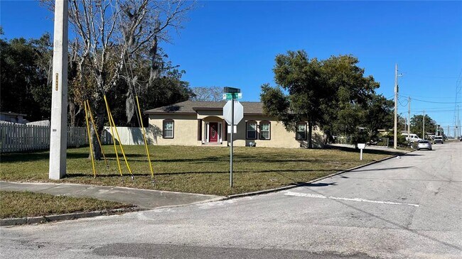 Building Photo - 4901 Balboa Dr