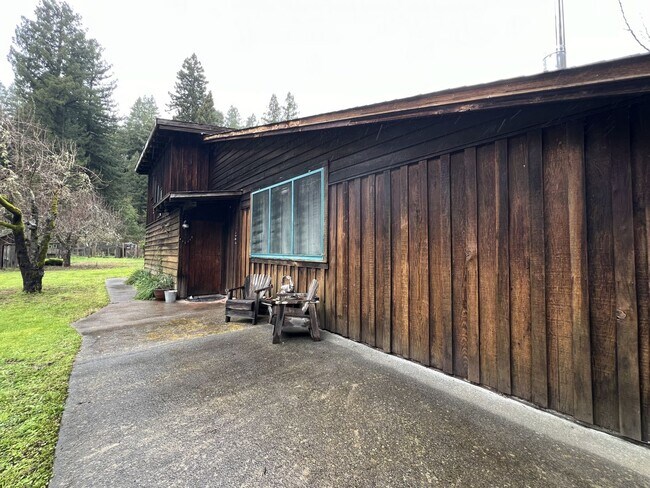 Foto del edificio - 1,100 square foot cottage on private 80 ac...