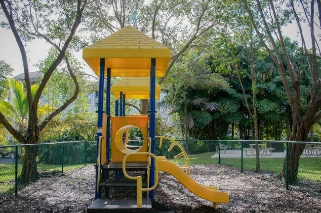 Foto del edificio - 751 N Pine Island Rd