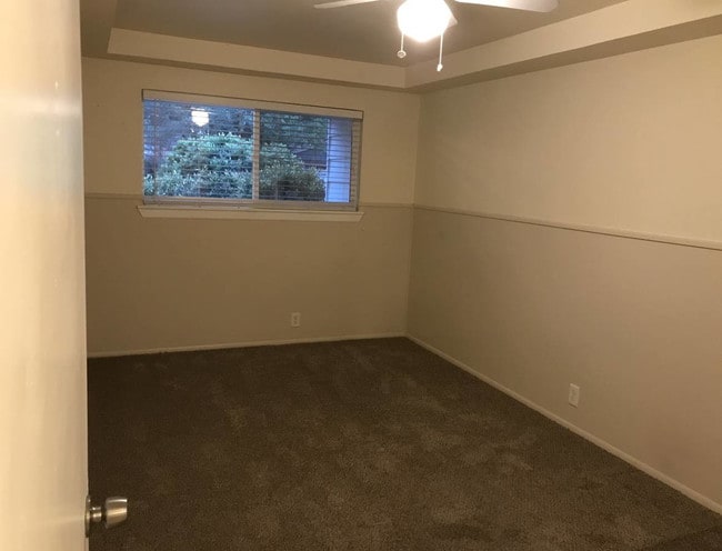 Building Photo - 7607 Twin Oaks