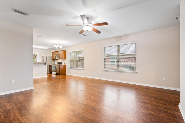 Foto del edificio - 3836 Chesterfield Ln