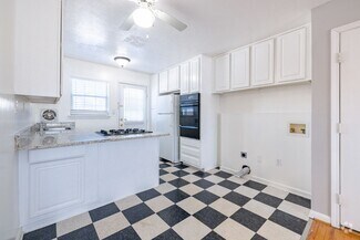 Building Photo - 370 Peachtree Hills Ave NE