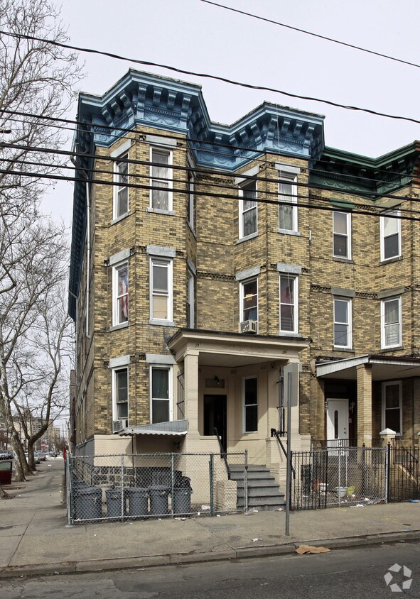 Foto del edificio - 391 Baldwin Ave