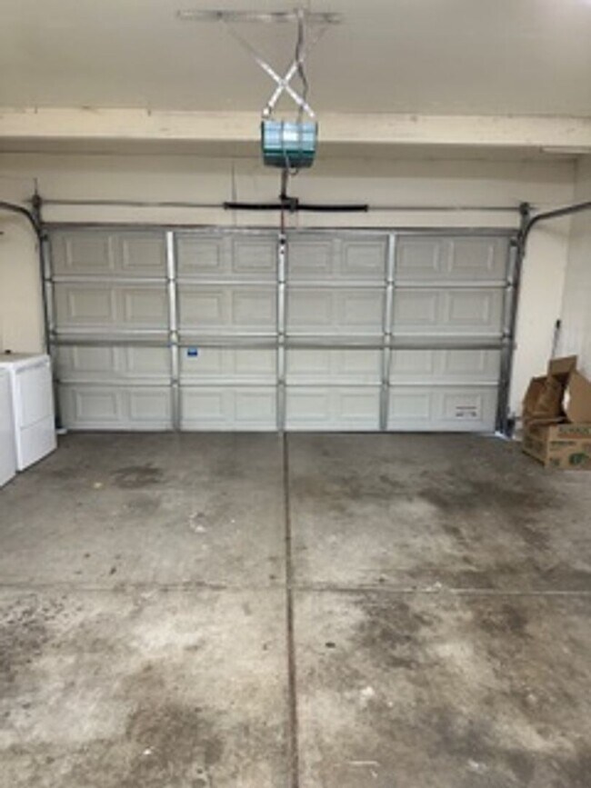 Foto del edificio - 3 Bed, 2.5 bath home in Carson City, Avail...