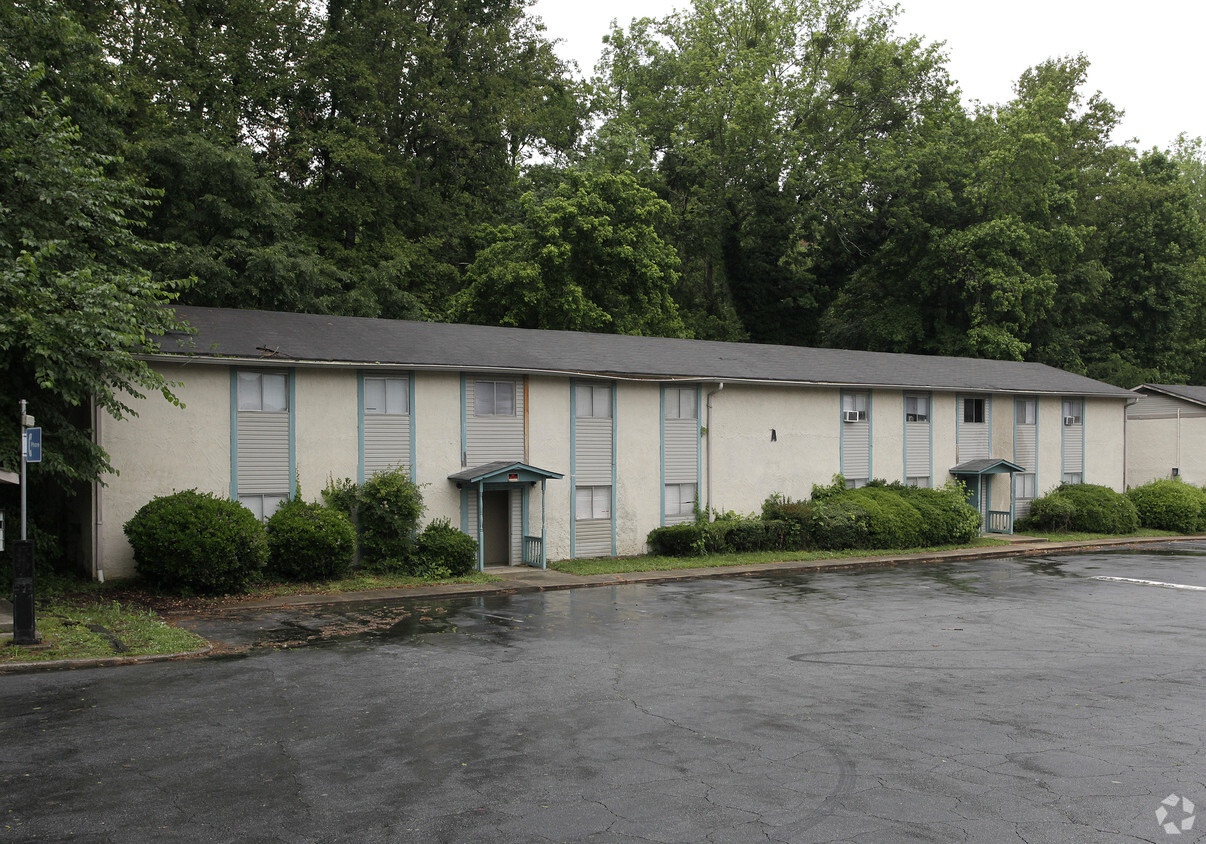 Building Photo - Southern Trace Apartments