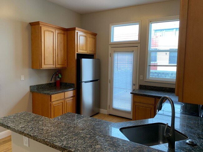 Building Photo - LTBPMAIN