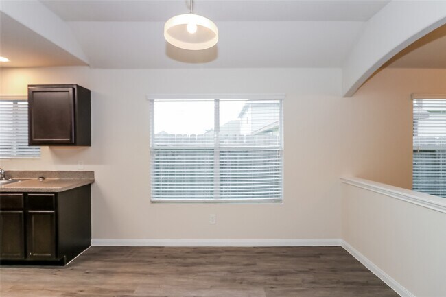 Foto del edificio - 5538 Plantation Forest Dr