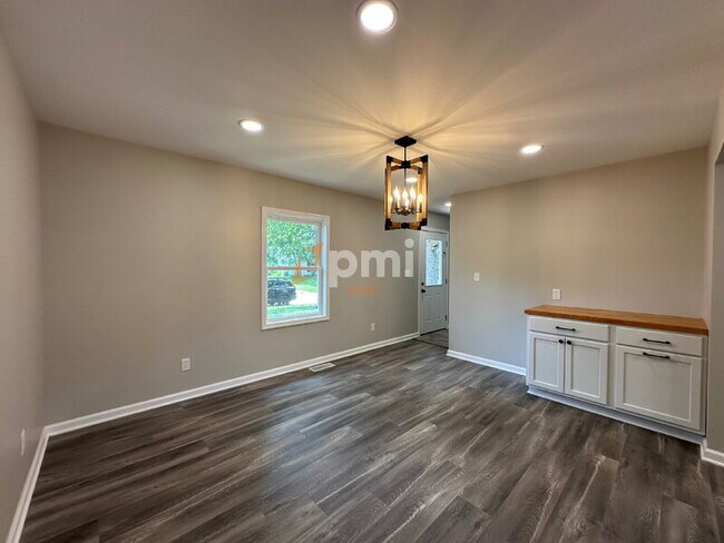 Foto del edificio - 397 Briarwood Dr
