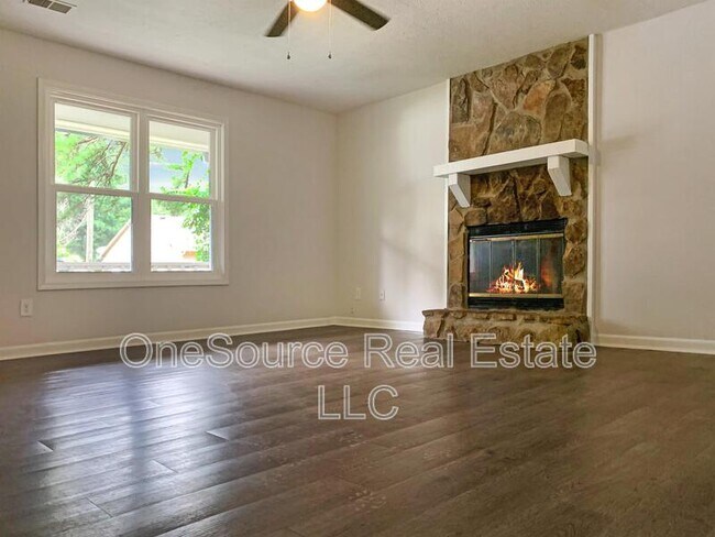Foto del edificio - 2961 Lakemont Dr SW