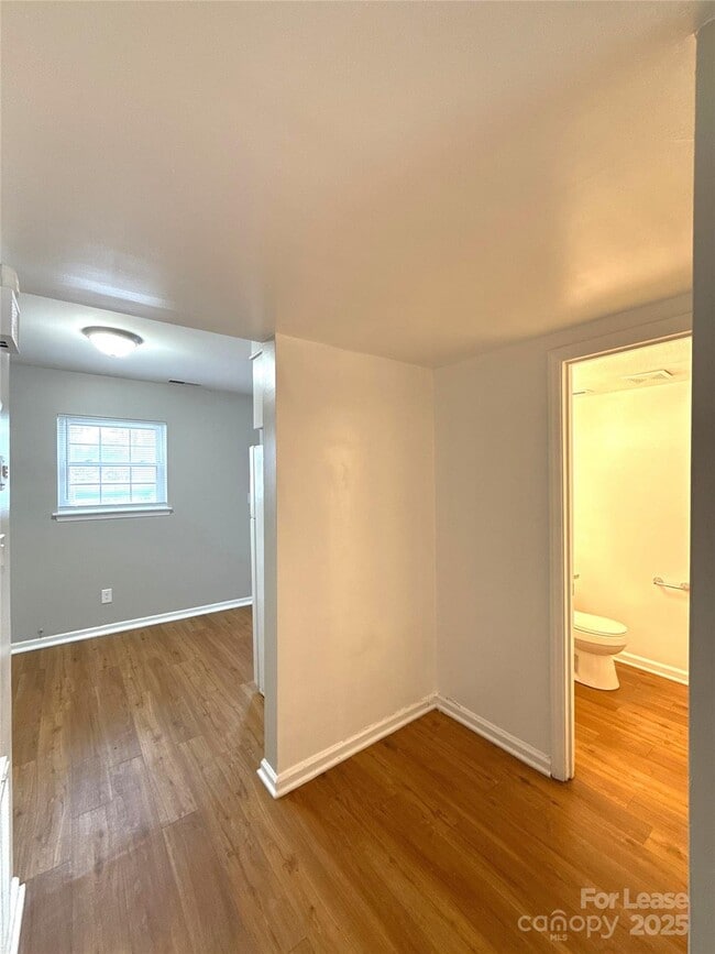 Building Photo - 409 Hawley Ave