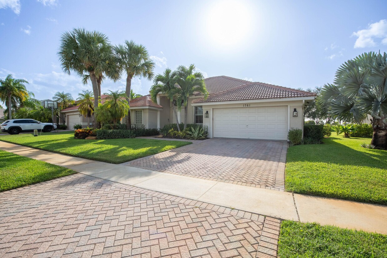 Foto principal - 1761 Corsica Dr