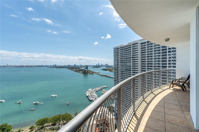 Foto del edificio - 1750 N Bayshore Dr