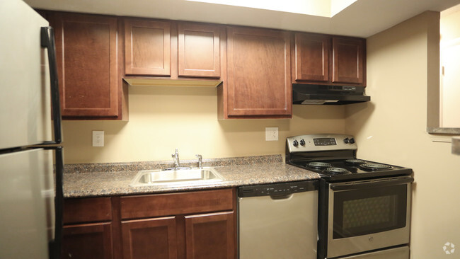 Kitchen - 1BR, 1BA - 732 SF - Mason Run