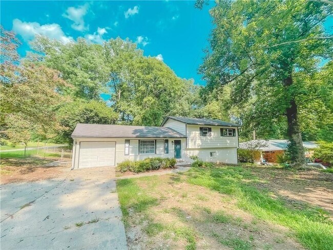 Foto del edificio - 3749 Pin Oak Cir