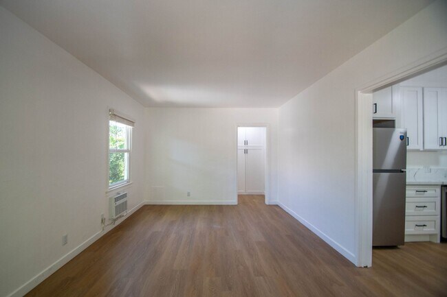 Building Photo - 14437 Dickens St