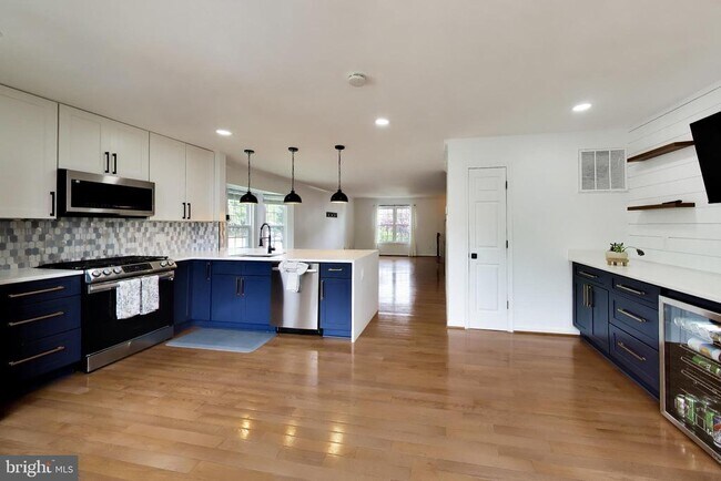 Foto del edificio - 14179 Compton Valley Way