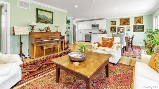 Foto del edificio - 25 Mitchell Rd