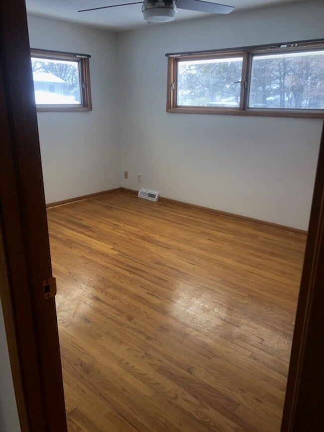 Building Photo - Beautiful 4 Bedroom Home!