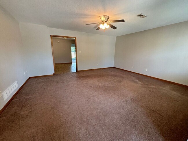 Foto del edificio - 2 Bedroom 2 bathroom in Grain Valley!